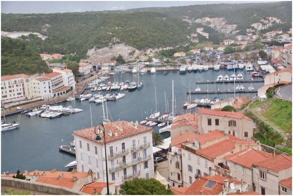 la petite ville portuaire de Bonifacio